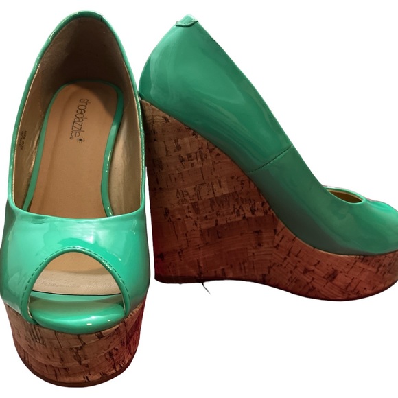 Mint Green Wedges - Picture 2 of 3